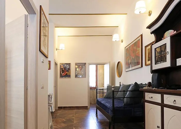 Cornelia - Charme Apartament *